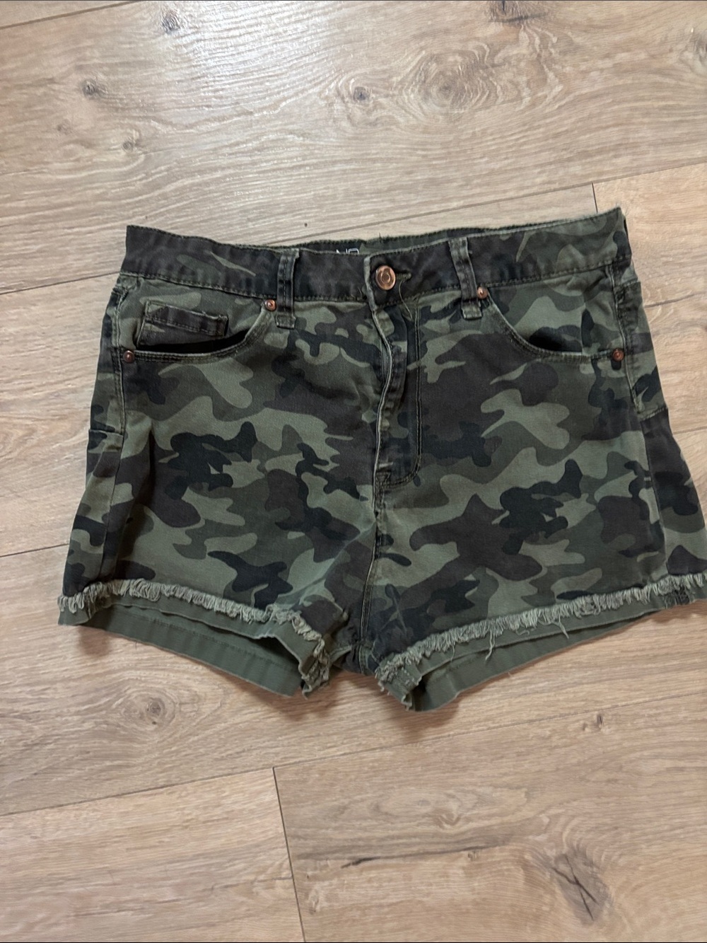 Camo Frayed Hem girls Shorts - Olive Green size 13